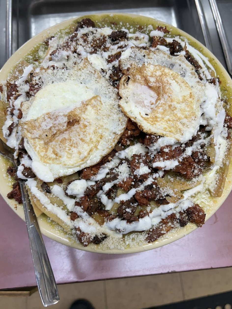 Nachos con Huevos - Nachos with eggs and your choice of meat.