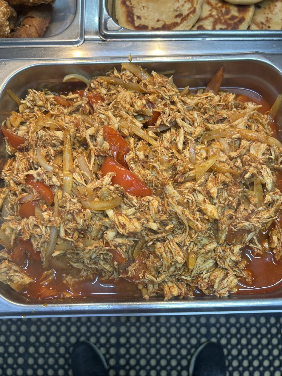 Tinga de Pollo - Chicken tinga with vegetables.